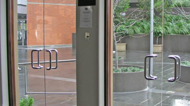 glass-doors-3
